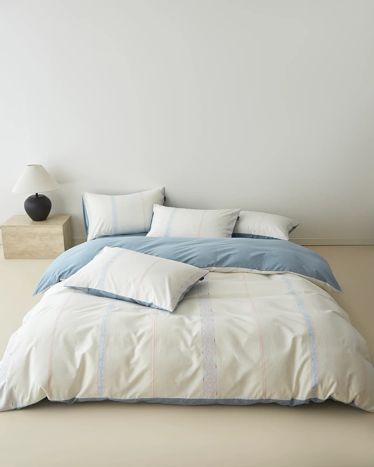 Custom-Size Bedding for Non-Standard Beds: A Wholesale Sourcing Guide